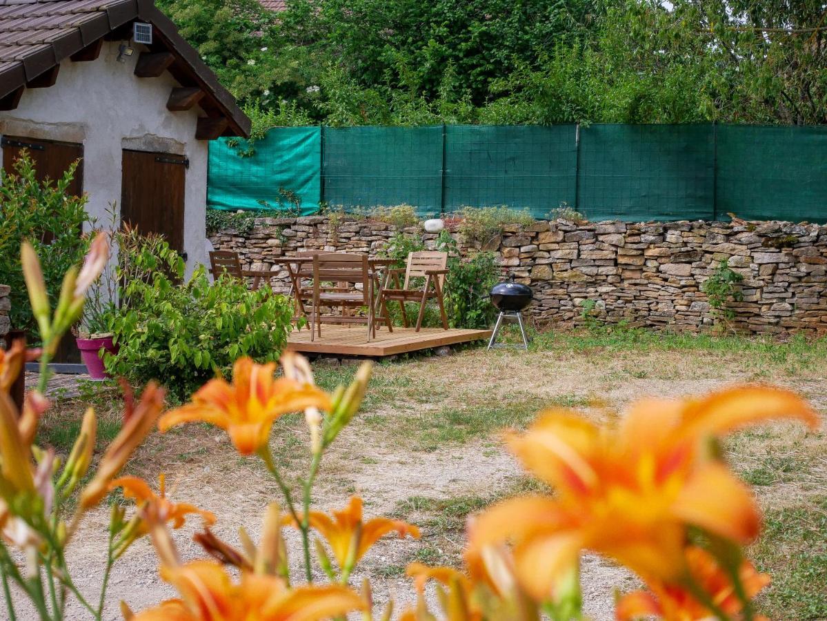 Gite Du Lavoir Leyrieu Exterior photo